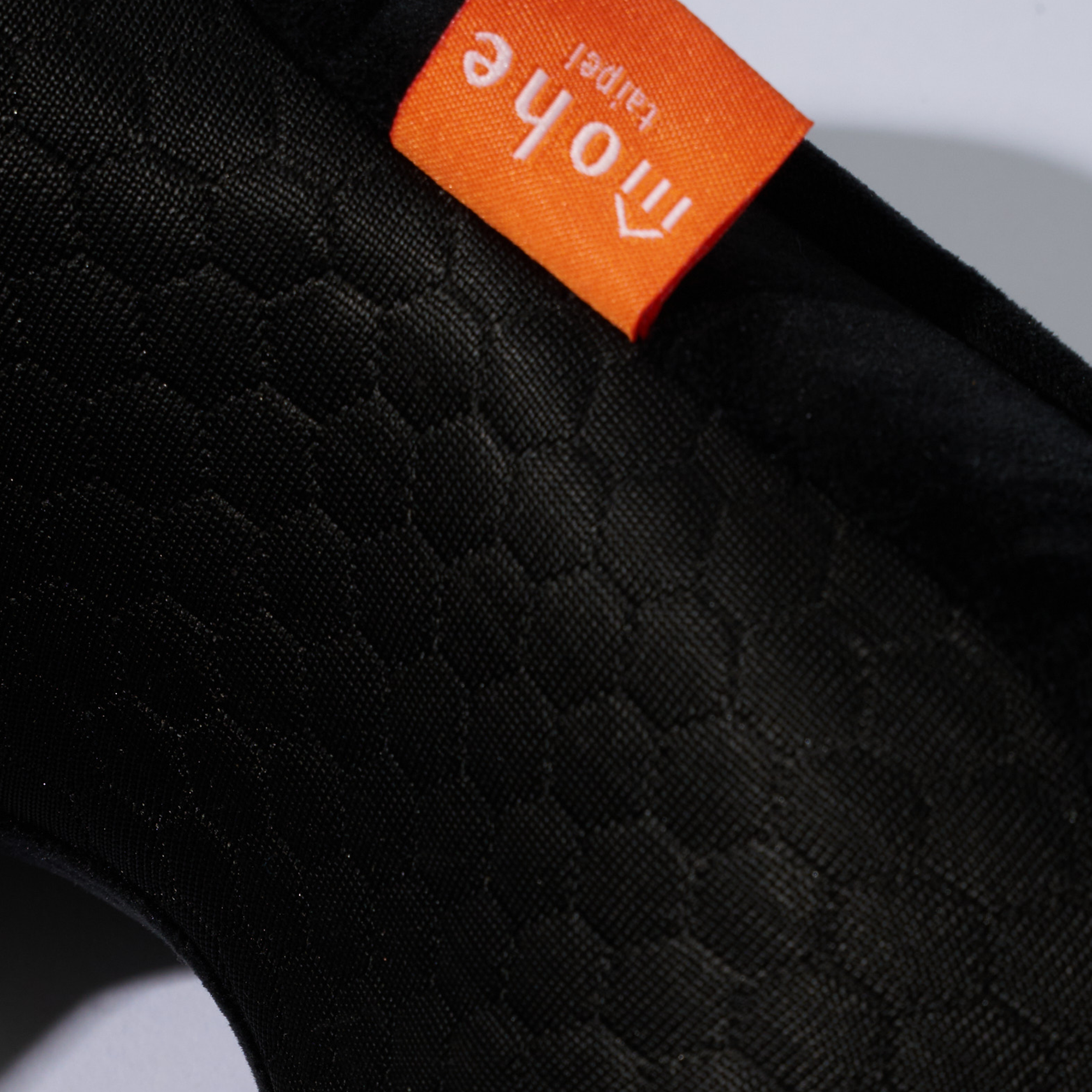 dora 大口袋有序透氣記憶棉頸枕